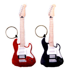 Schlüsselanhänger* Gitarrensolo. Plüsch-Gitarre mit Sound! Yeah.